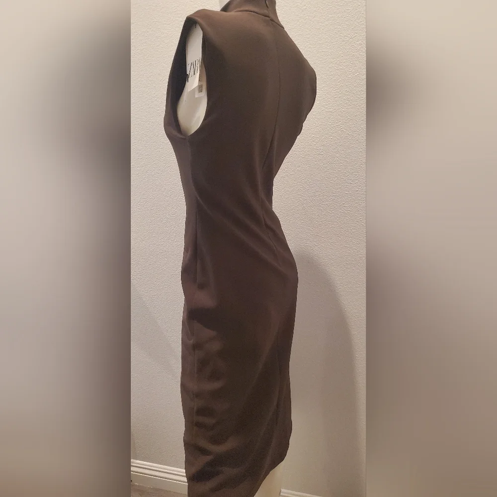Dresss - Picture 2 of 3